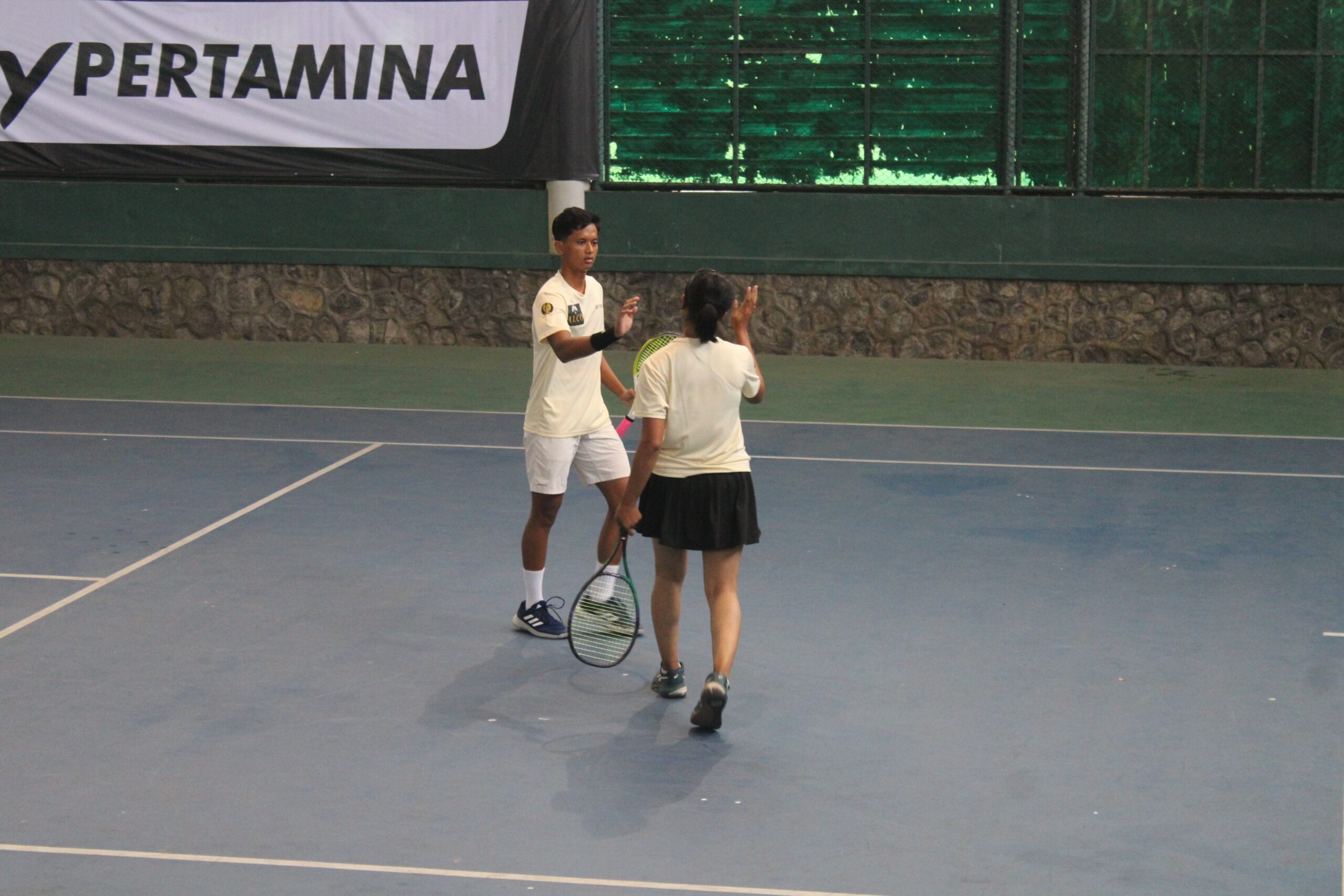 Kota Batu Juarai Pertandingan Tenis Ganda Campur Melawan Kota Malang dalam Laga Sengit